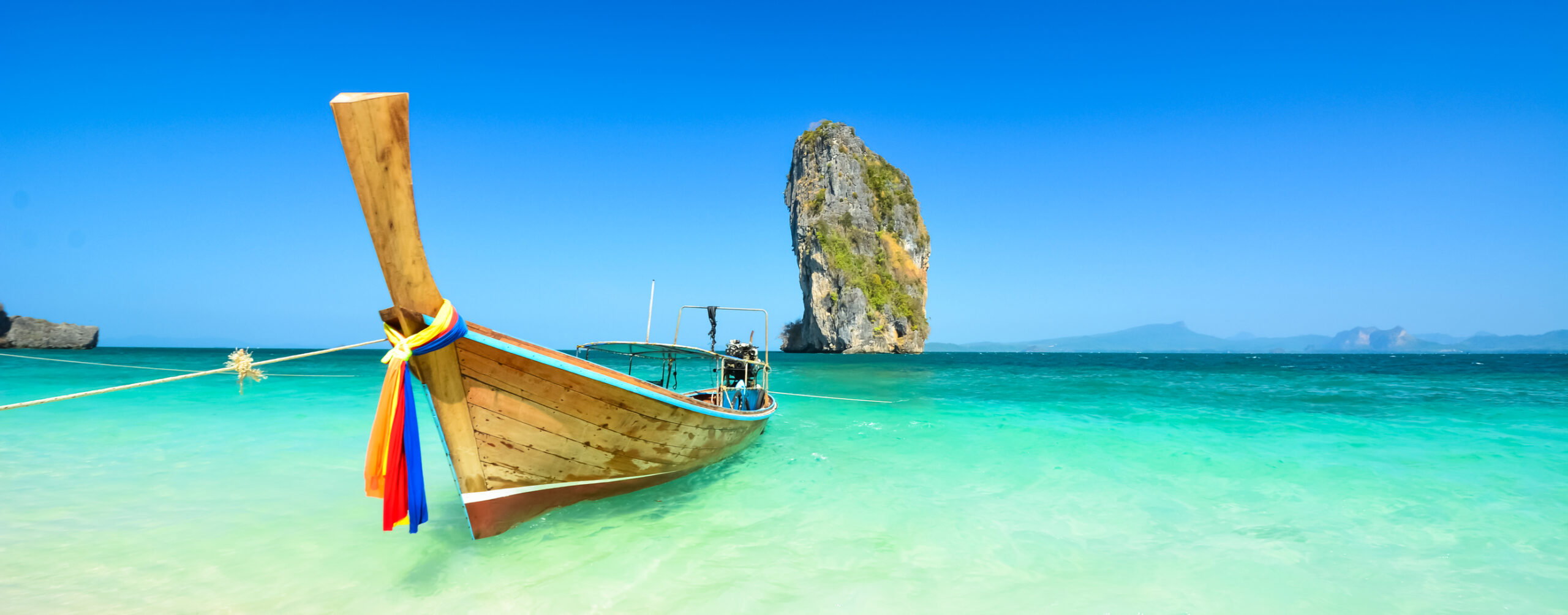 amazing-beach-landscape-in-thailand-39812445